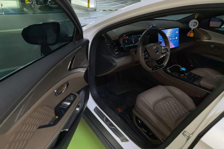 Used BYD Han 2022 DM-i 121KM Prestige Model