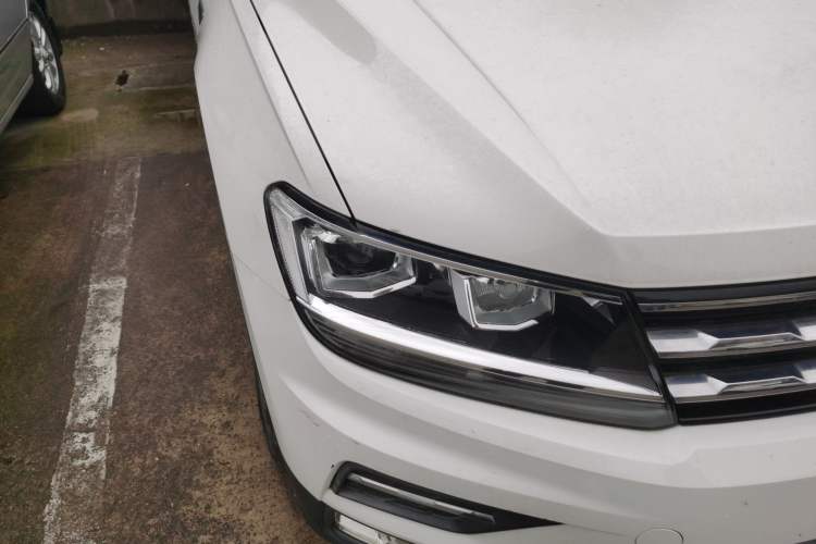 Used Volkswagen Tiguan L 2018 280TSI Automatic Two-Wheel Drive Comfort Edition Right Front Headlight