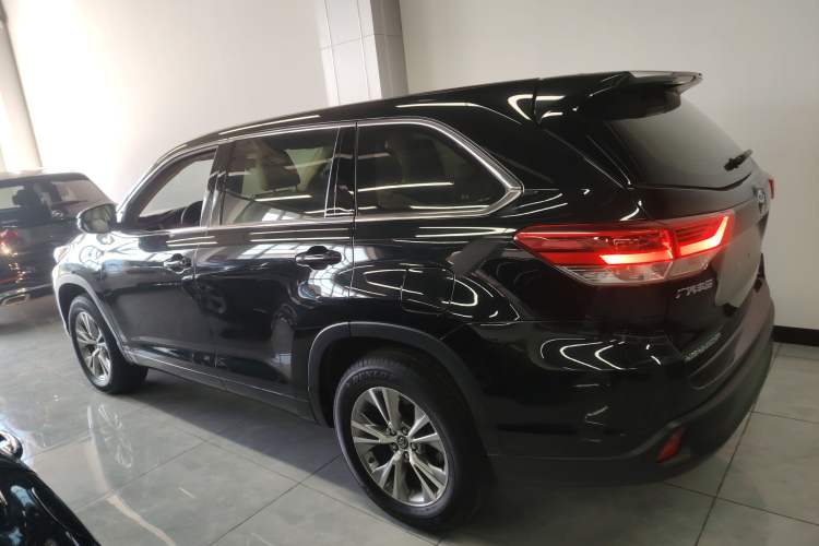 Used Toyota Highlander 2018 2.0T Two-Wheel Drive Elite Version 5 Seats China VI Standard
