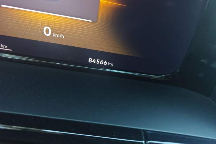 Used Volkswagen Viloran 2024 330TSI Luxury Edition Odometer Close Up