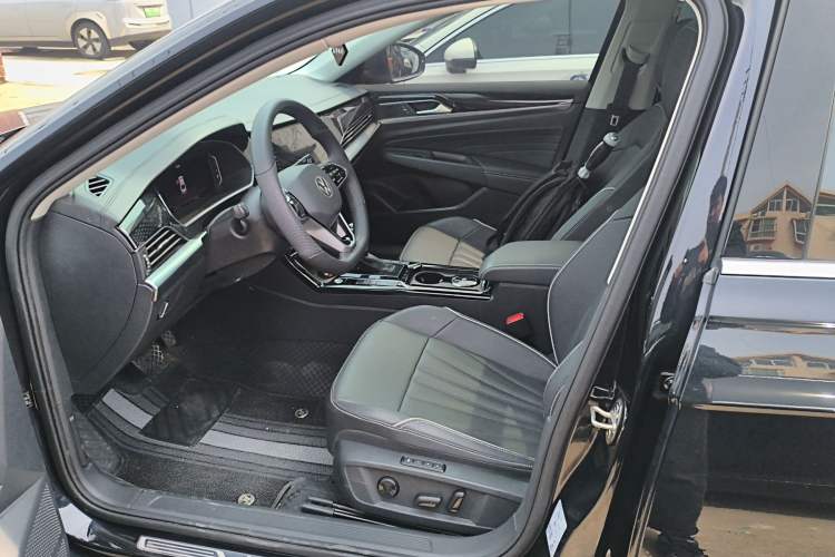 Used Volkswagen Passat 2024 330TSI Starry Elite Edition Left Front Seat