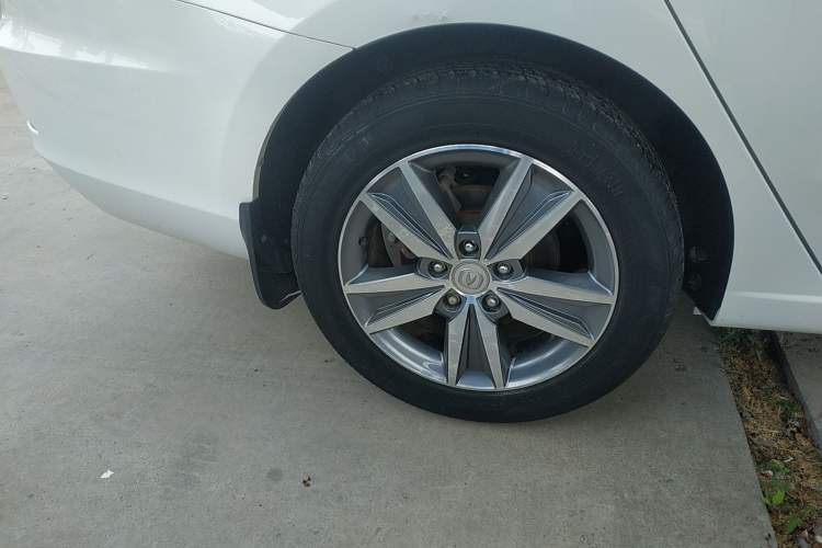 Used CHANGAN Eado 2016 1.6L Manual Fashion Edition Right Rear Wheel Hub