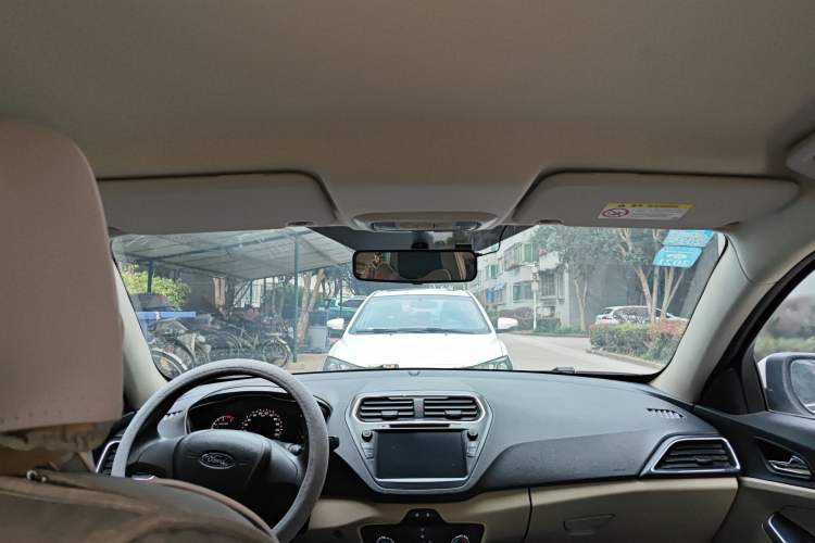 Used Ford Escort 2015 1.5L Manual Comfort Model
