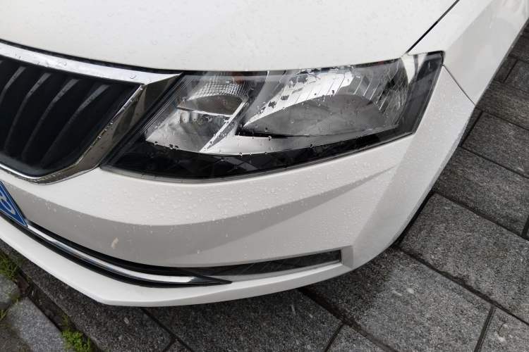 Used Skoda Rapid Spaceback 2019 1.5L Automatic Comfort Edition Left Front Headlight