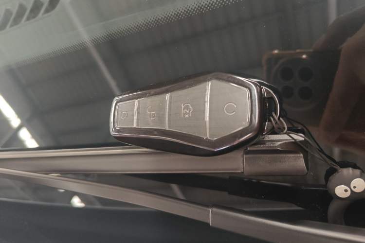 Used BYD Song L DM-i 2024 75km Leading Edition Vehicle Key