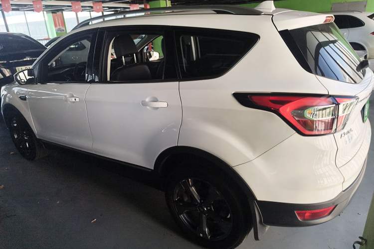 Used Ford Kuga 2019 EcoBoost 180 Two-Wheel-Drive Titanium Plus Model China V Standard Exterior 2