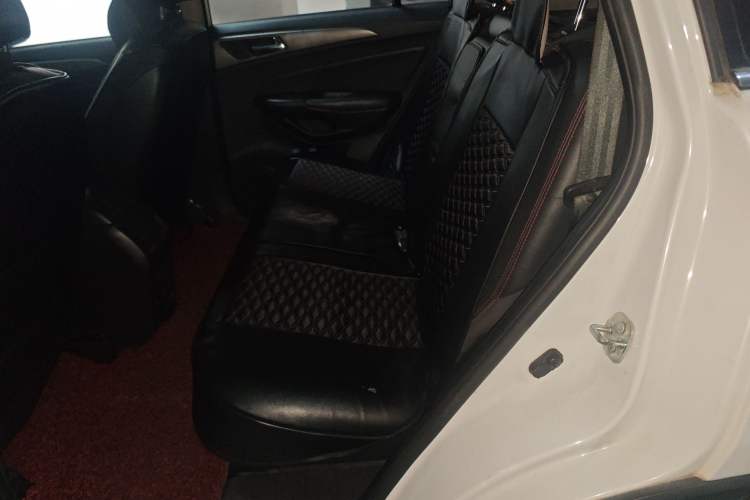 Used CHANGAN CS75 2014 2.0L Manual Luxury Version China IV Standard
