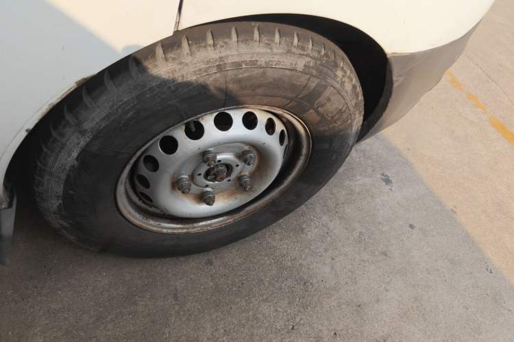 Used Ford Transit 2017 2.0T Diesel Multi-Function Commercial Vehicle Mid-Drive Mid-Roof China V Standard Right Front Wheel Hub