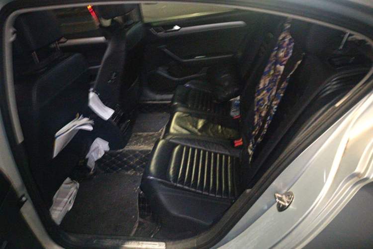 Used Volkswagen Magotan 2017 330TSI DSG Leading Model Left Rear Seat