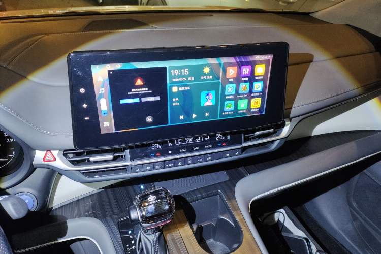 Used Toyota SIENNA 2023 2.5L Hybrid Comfort Edition