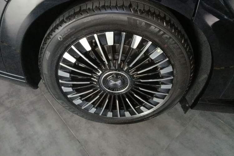 Used XPeng X9 2024 702 Ultra-Long Range Max Right Rear Wheel Hub