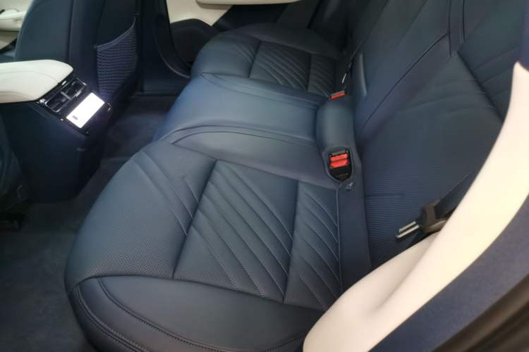 Used Zeekr 001 2025 YOU Edition 100 kWh All-Wheel Drive Left Rear Seat