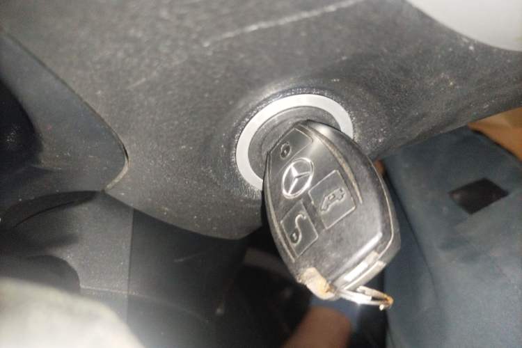 Used Mercedes-Benz Vito 2018 2.0T Elite Version 7 Seats China VI Emission Standard