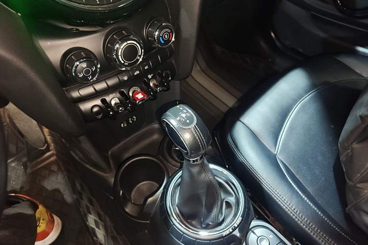 Used MINI 2014 1.5T COOPER Fun
