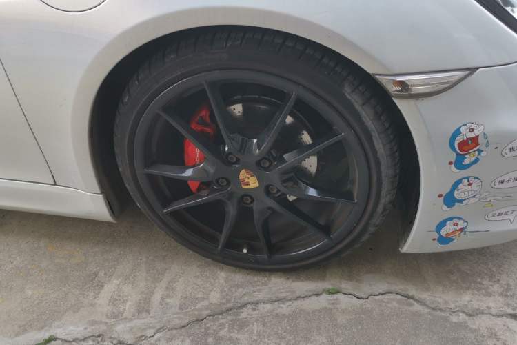 Used Porsche Boxster 2013 Boxster 2.7L Right Front Wheel Hub