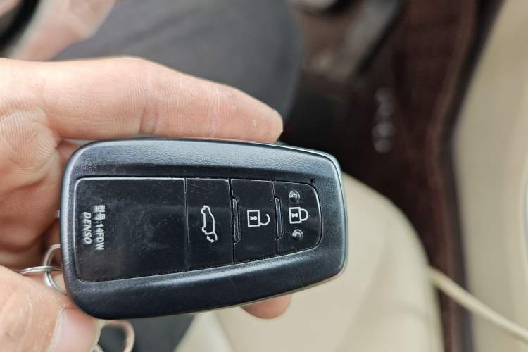 Used Toyota Highlander 2022 Dual-Engine 2.5L Four-Wheel Drive Prestige Version 7 Seats