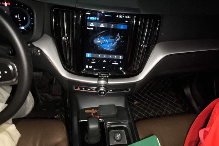 Used Volvo XC60 2022 B5 4x4 Zhiyi Luxury Edition