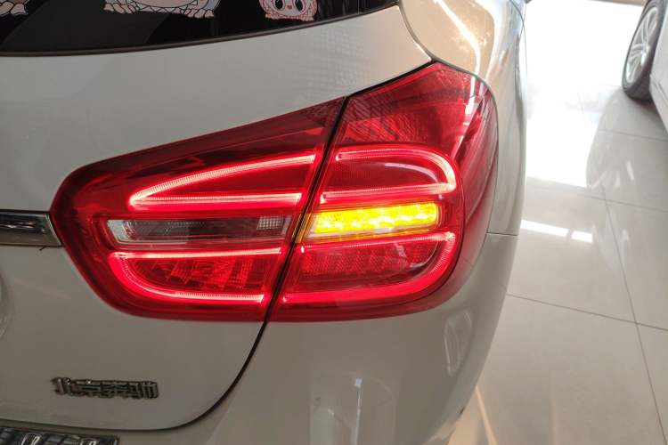 Used Mercedes-Benz GLA 2016 GLA 200 Fashion Model Exterior 3