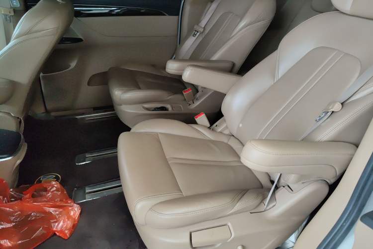 Used Buick GL8 2017 ES 28T Premium Version China V Standard Left Rear Seat