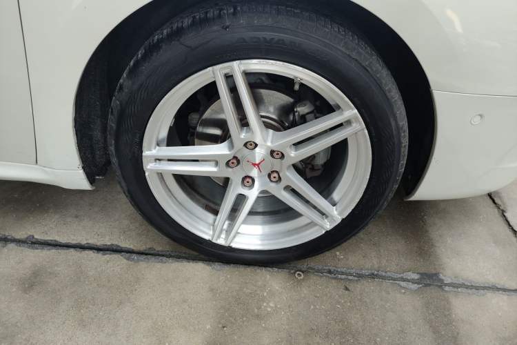 Used Peugeot 508 2011 2.3L Automatic Flagship Edition Right Front Wheel Hub