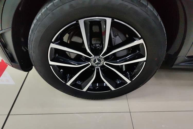 Used Mercedes-Benz GLC 2020 Facelift GLC 300 L 4MATIC Dynamic Edition
