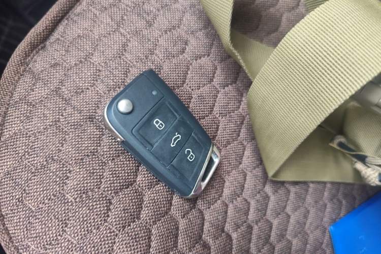 Used Volkswagen Tiguan L 2023 Revised Version 330TSI Automatic Two-Wheel Drive Smart Enjoyment Edition Vehicle Key