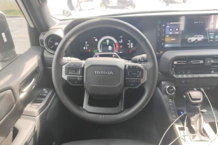 Used Toyota Prado 2025 2.4T All-Weather TX Version 5 Seats Steering Wheel