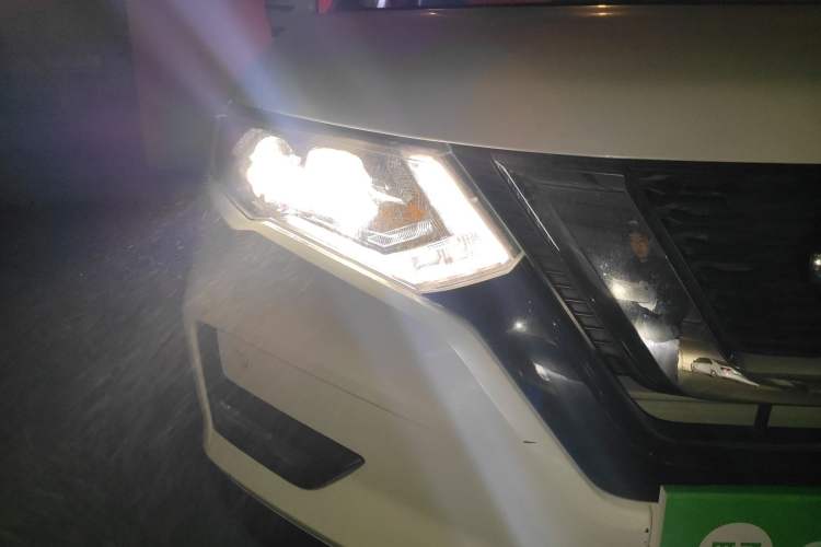 Used Nissan X-Trail 2020 2.0L XL Premium CVT 2WD SmartConnect Luxury Edition Right Front Headlight