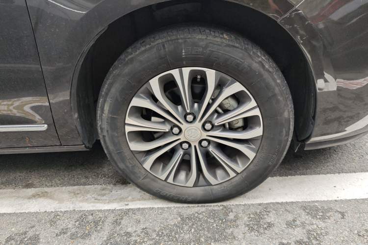 Used Buick GL8 2020 Land Business Class 652T Luxury Model Right Front Wheel Hub