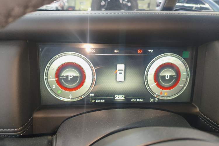 Used 212 T01 2024 2.0T Explorer