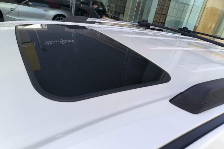 Used Dodge Journey 2013 2.4L Two-Wheel Drive Luxury Version
