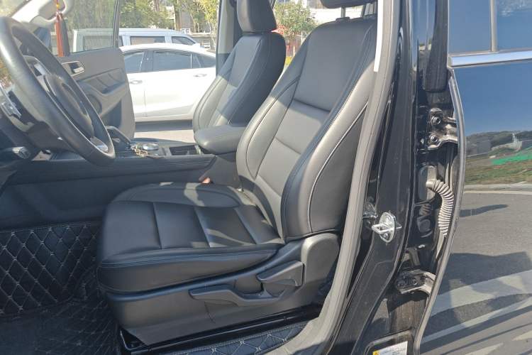 Used Great Wall Poer 2023 2.0T Passenger Version Automatic Diesel 4x4 Comfort Trim – GW4D20M
