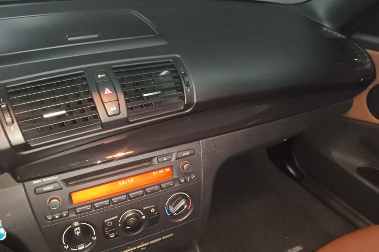 Used BMW 1 Series 2011 120i Convertible Coupe Audio And AC Panel