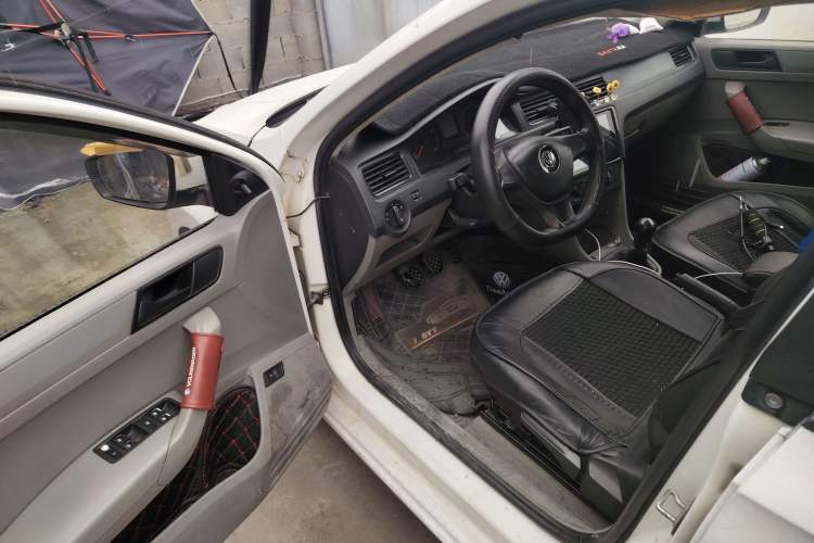 Used Volkswagen Santana 2016 1.6L Manual Fashion Edition Driver Seat