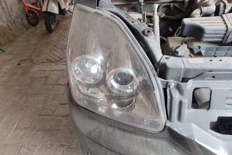 Used Suzuki Wagon R X5 2015 1.4L Flagship Model China V Standard Right Front Headlight