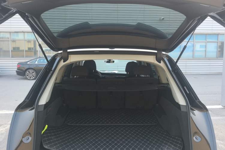 Used Audi Q7 2024 55 TFSI quattro S line Sport model
