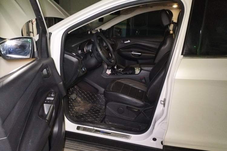 Used Ford Kuga 2017 EcoBoost 180 Two-Wheel-Drive Platinum Edition