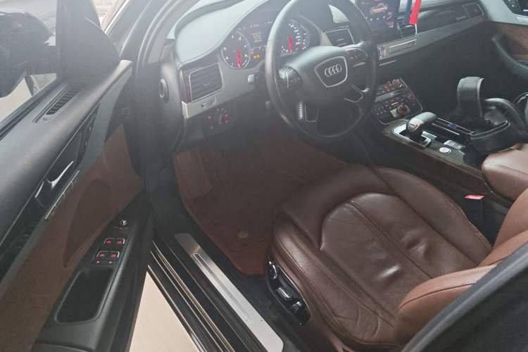 Used Audi A8 2014 A8L 45 TFSI quattro Comfort model
