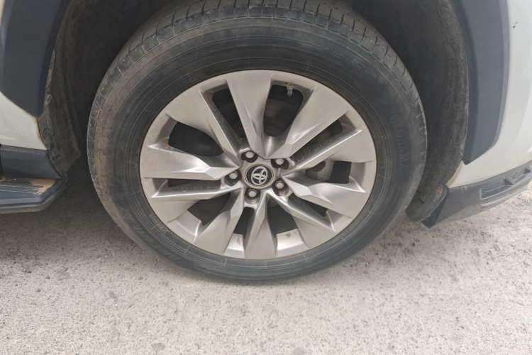 Used Toyota Wildlander 2020 Dual-Motor 2.5L E-CVT Four-Wheel Drive Luxury Edition Right Front Wheel Hub