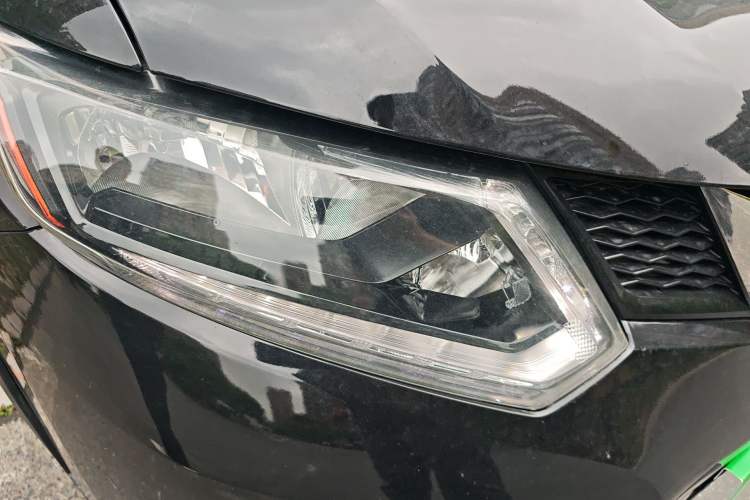 Used Nissan X-Trail 2014 2.0L CVT Comfort Edition 2WD Right Front Headlight