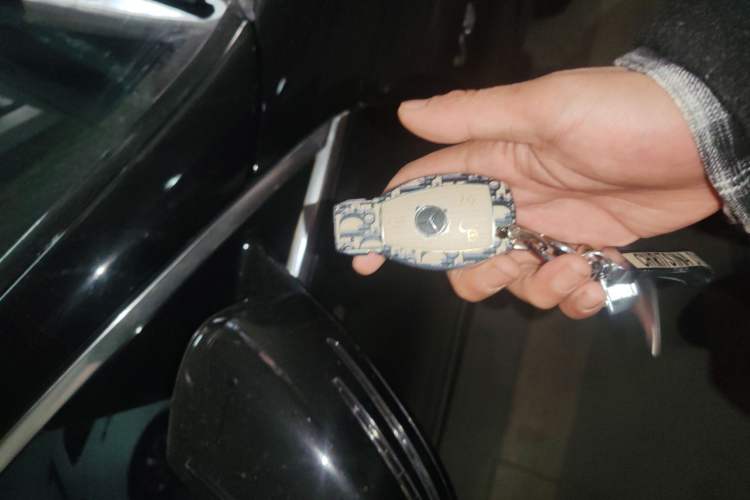 Used Mercedes-Benz S-Class 2011 S 500 L CGI 4MATIC