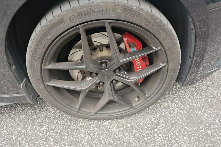 Used Lynk & Co 03 2025 2.0TD DCT Champion Edition Pro Right Front Wheel Hub