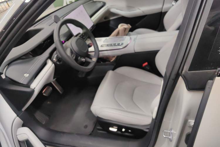 Used Xiaomi Auto SU7 2024 Four-Wheel Drive Ultra-Long Range Advanced Intelligent Driving Max Edition
