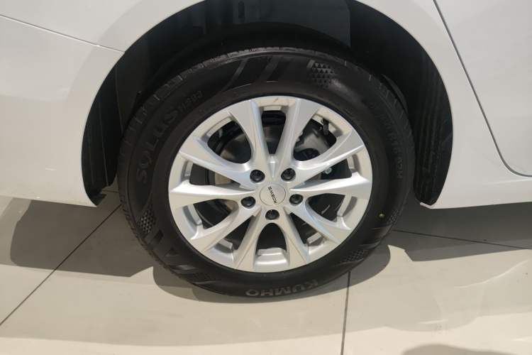 Used Roewe i5 2026 Model 1.5L Manual Comfort Version