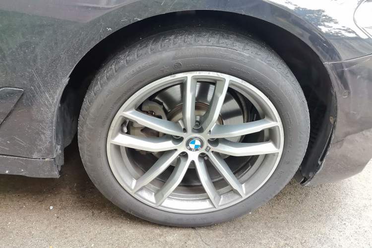 Used BMW 5 Series 2019 525Li M Sport Package Right Front Wheel Hub
