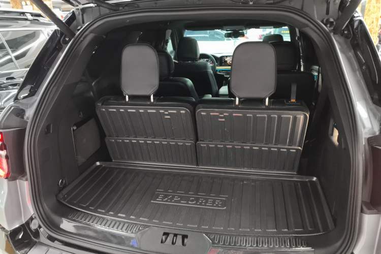 Used Ford Explorer 2023 EcoBoost 285 Kunlun Peak Edition 6-Seater Trunk
