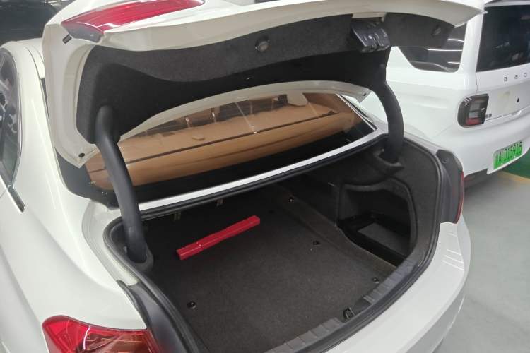 Used BMW 3 Series 2014 320Li Fashion Model Trunk