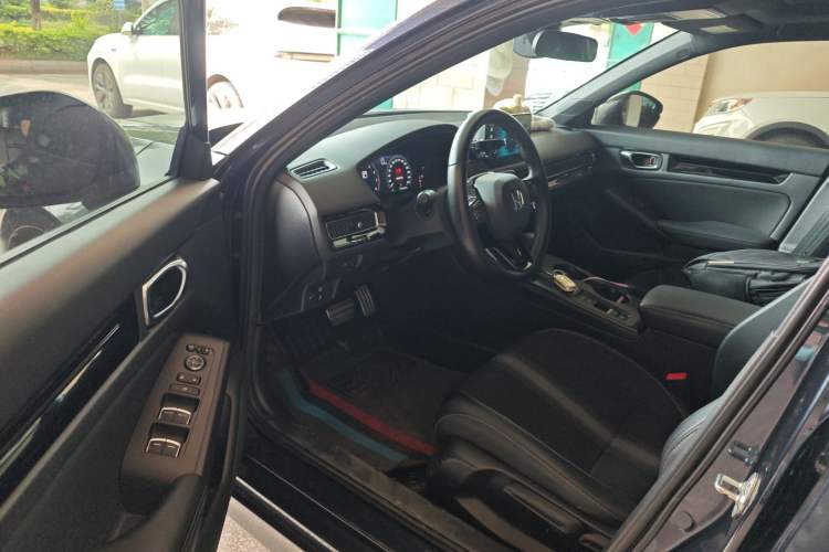 Used Honda Civic 2022 240TURBO CVT Dynamic Edition Driver Seat