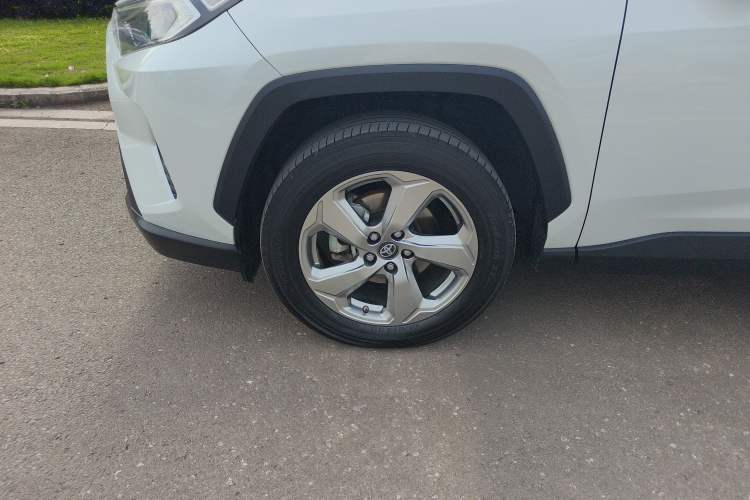 Used Toyota RAV4 2021 2.0L CVT Two-Wheel Drive Fashion PLUS Edition Left Front Wheel Hub