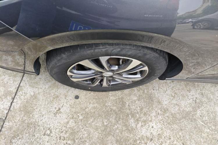 Used CHANGAN Eado 2023 Changan Edition PLUS Blue Whale NE 1.4T GDI DCT Prestige Version Exterior 4